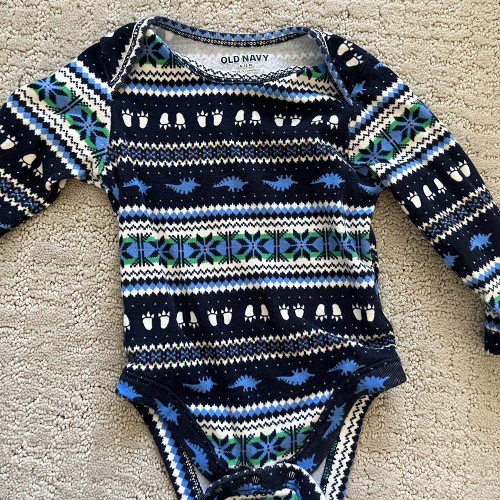 Old navy onesie. 6-12 months. Runs small!